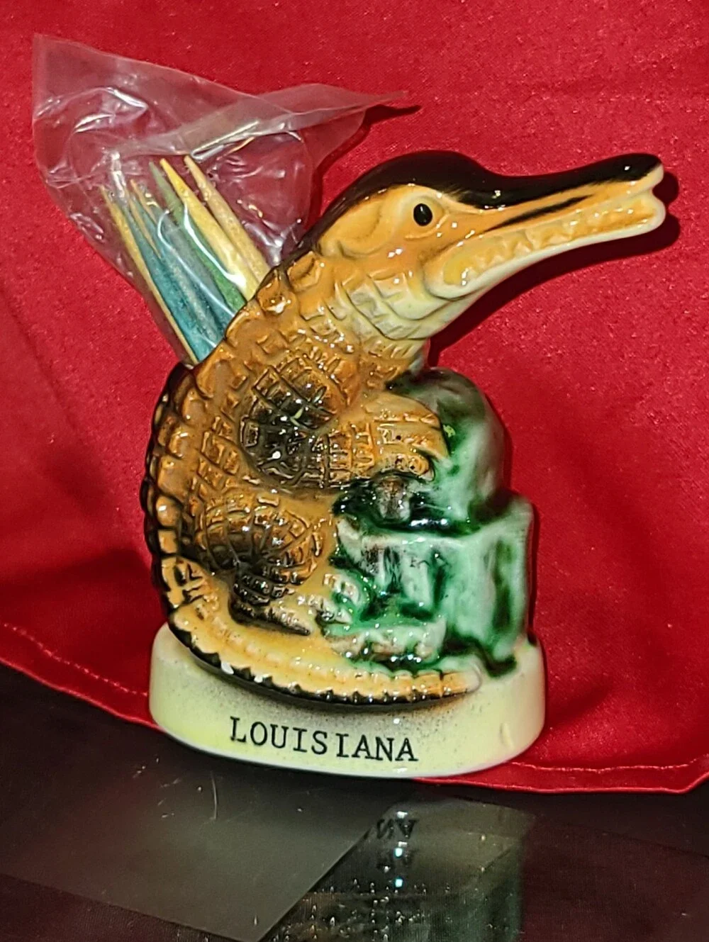 Crocodile Figurine for Reptile Toothpick Jolder